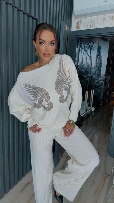 Piękny komplet dres sweterkowy złote skrzydła kolory Lola bianka