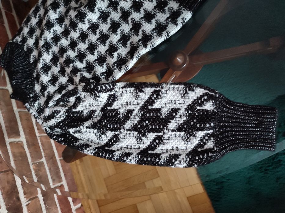 Sweter Calvin Klein M 38