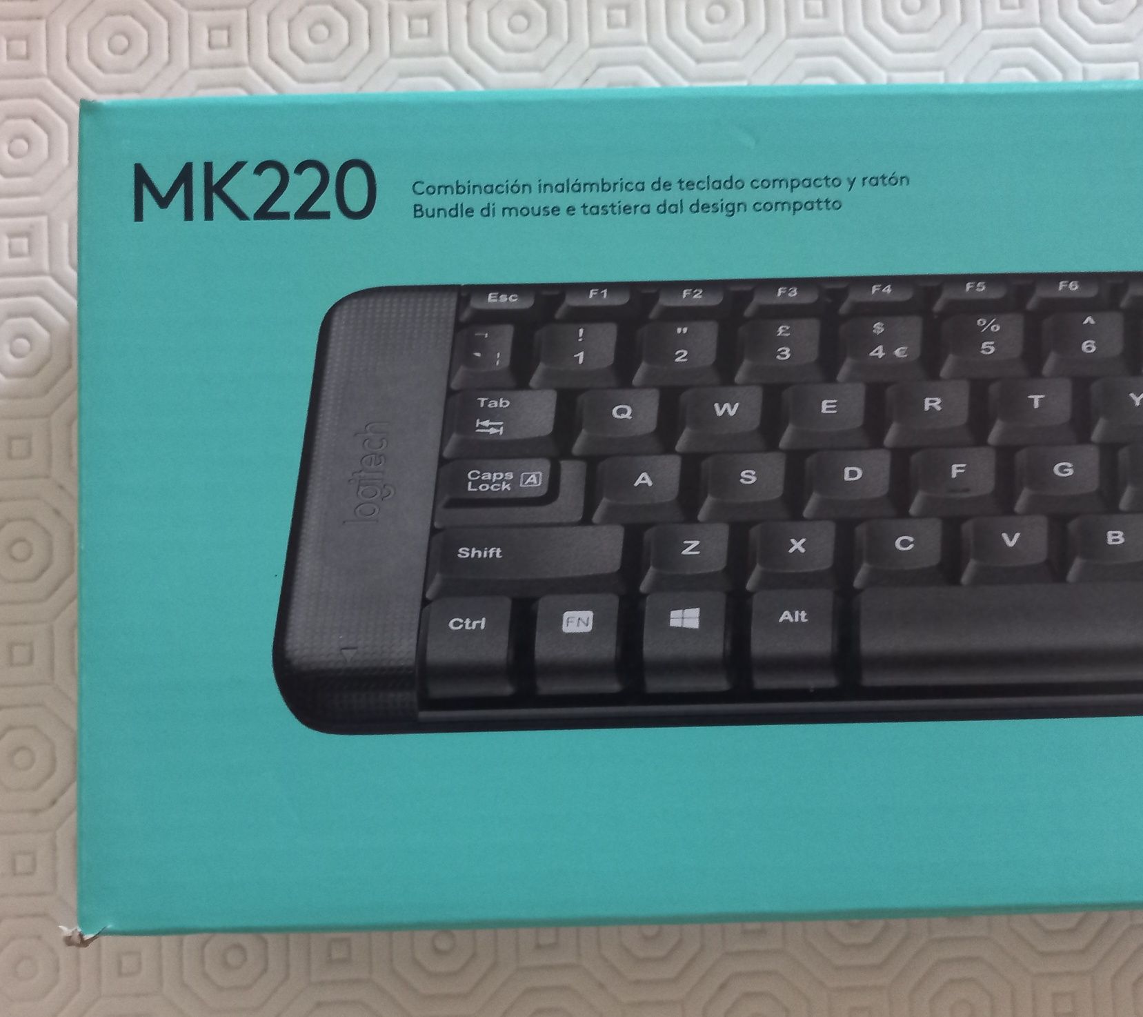 Teclado + Rato Logitech MK220