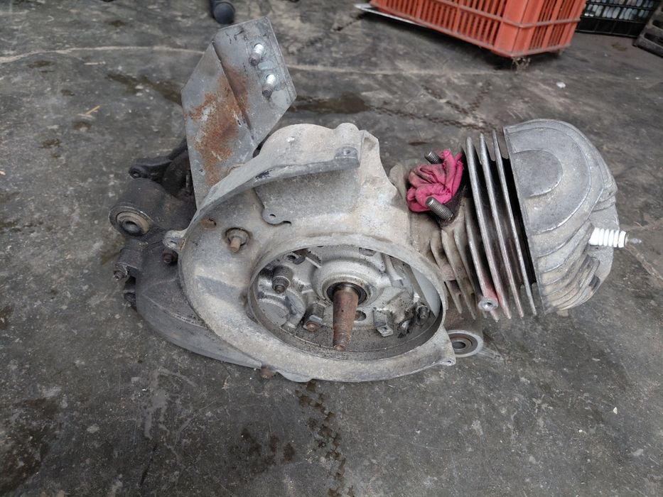 Peças vespa usadas (ver várias fotos).