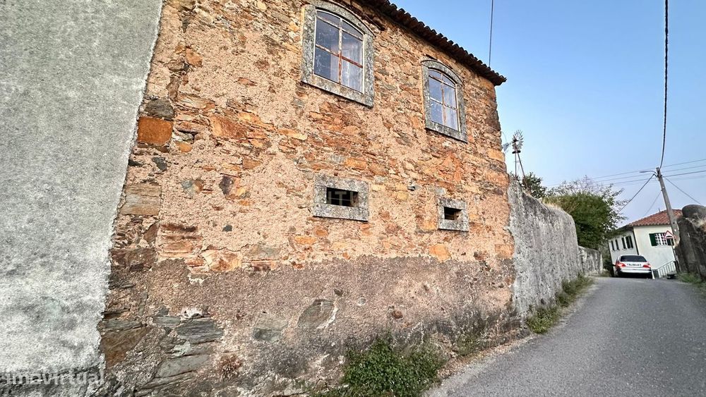 Conjunto de terrenos urbanos e rústico – Escalos do Meio, Pedrógão Gra