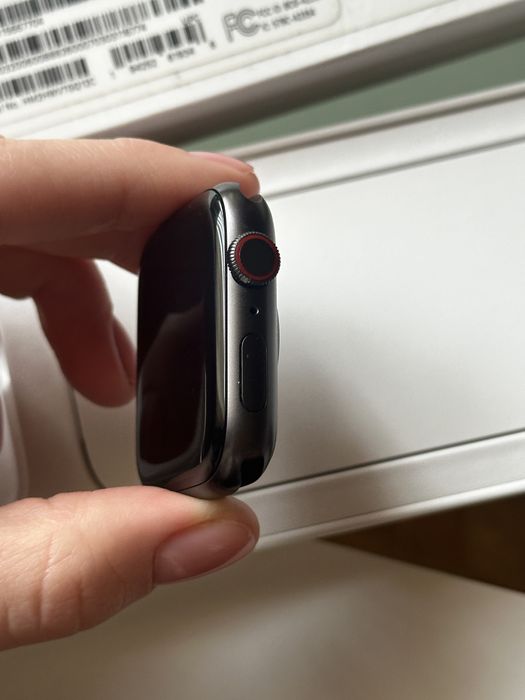 Apple Watch SE, 44мм, Space Gray повний комплект оригінал