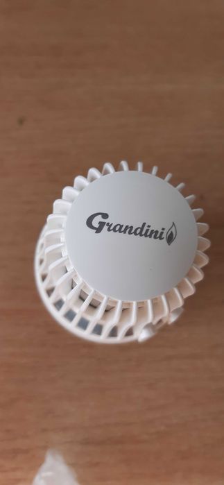 Продам радиаторные термоголовки Grandini.  Новые, оригинал, Италия