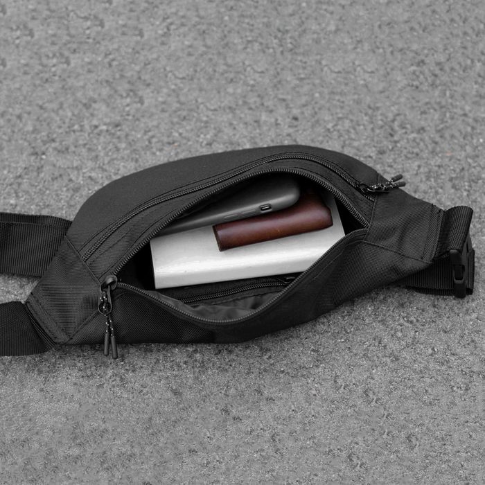 Містка поясна сумка (бананка) Saturn через плече чорна тканинна