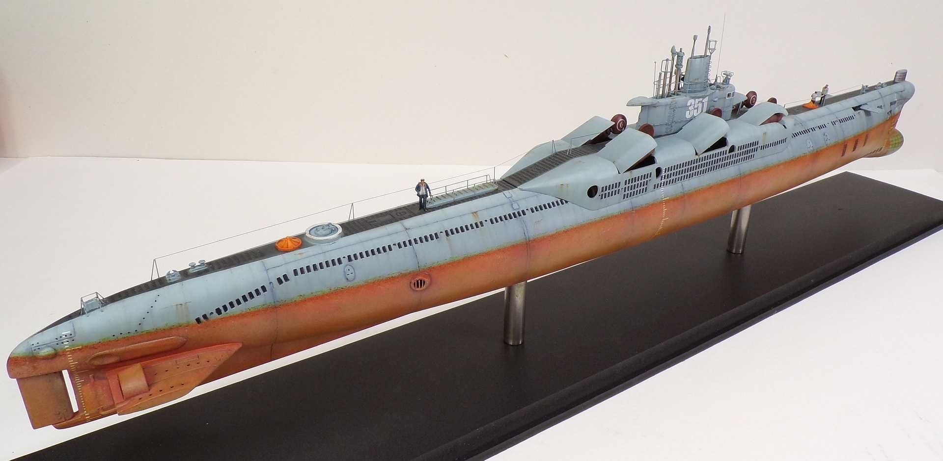 Сборная модель подводной лодки Chinese type 33G submarine (1:144)