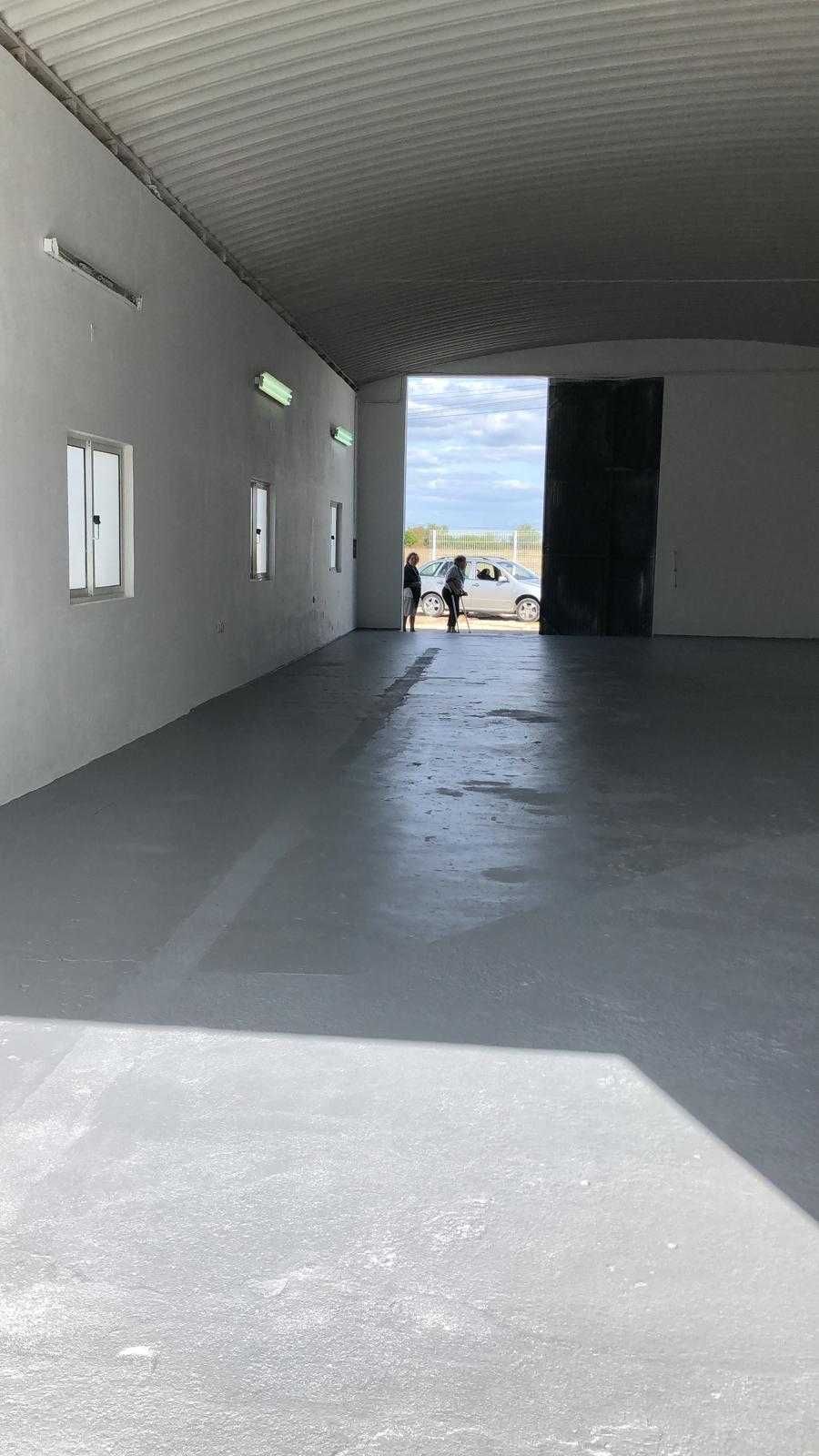 Arrenda-se Armazem com 200m2, em Benavente