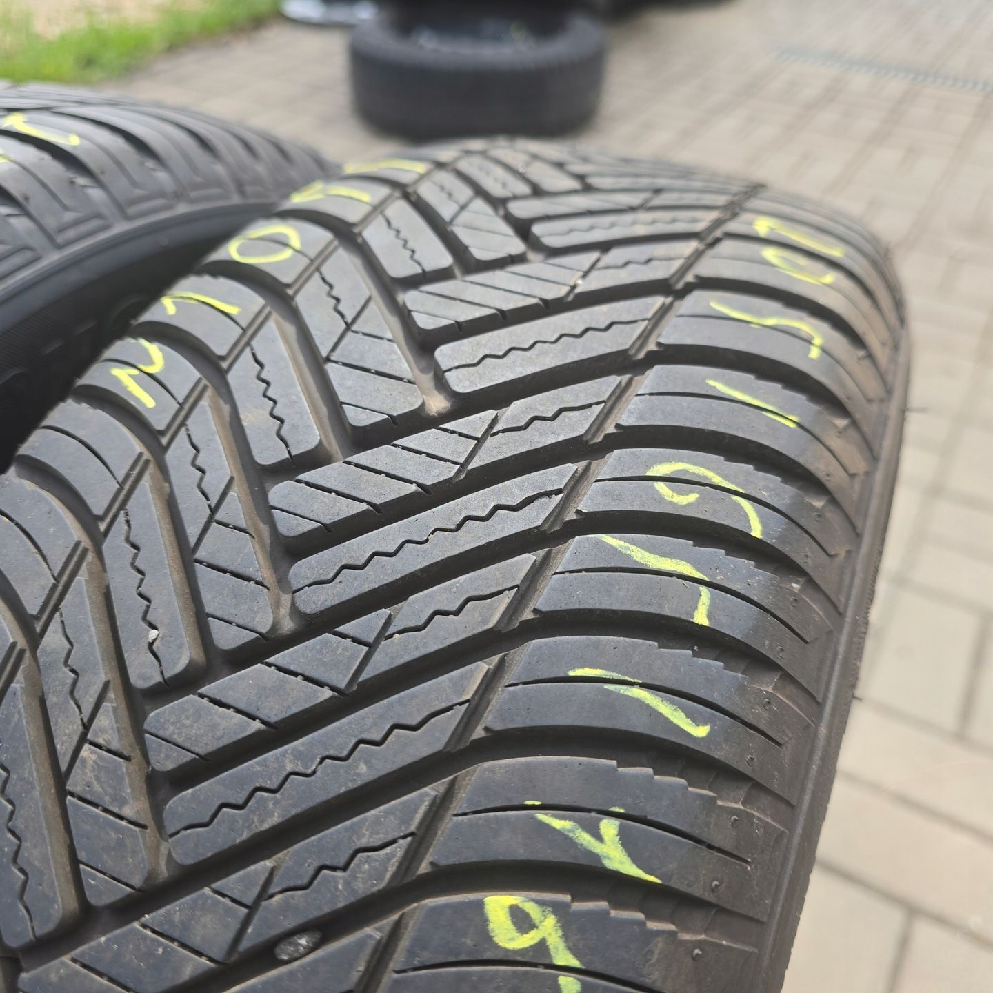 Hankook Kinergy 4S 205/65R16 95H 22R 2X