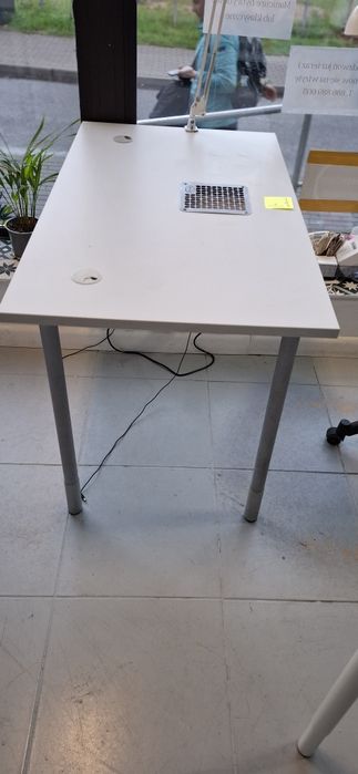 Stół do manicure z wbudowaną wentylacją Air Max