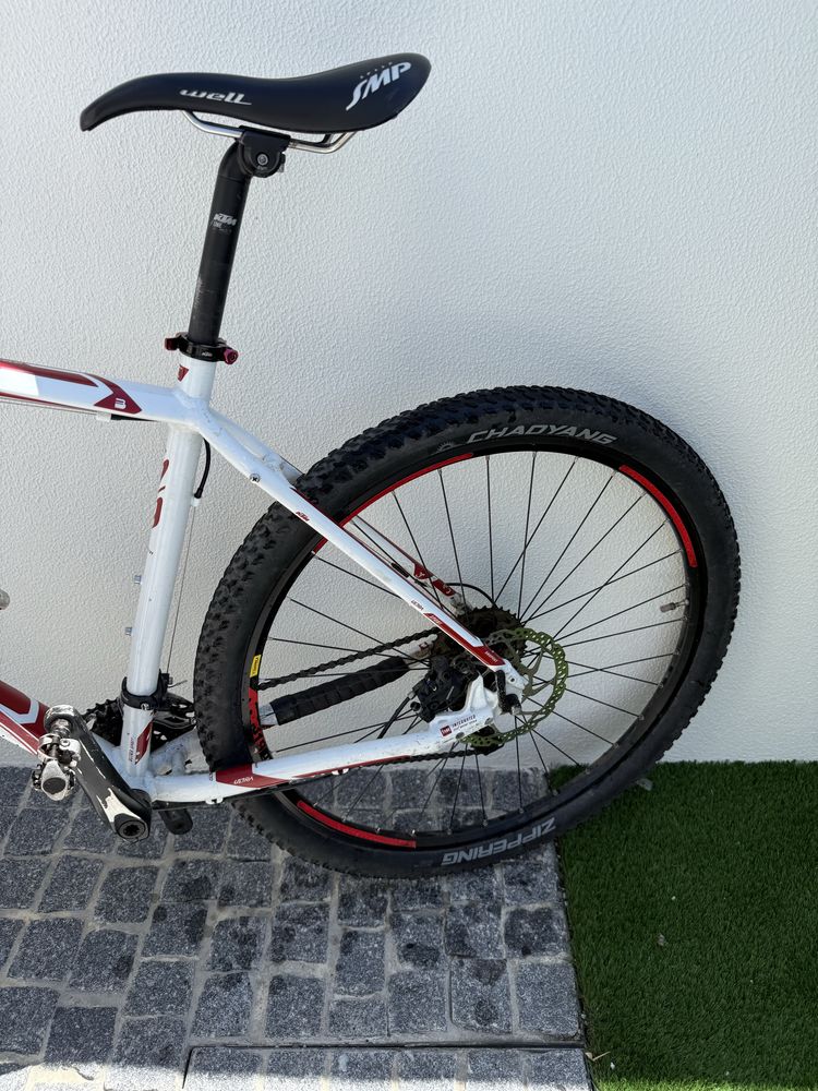 Bicicleta KTM 29’