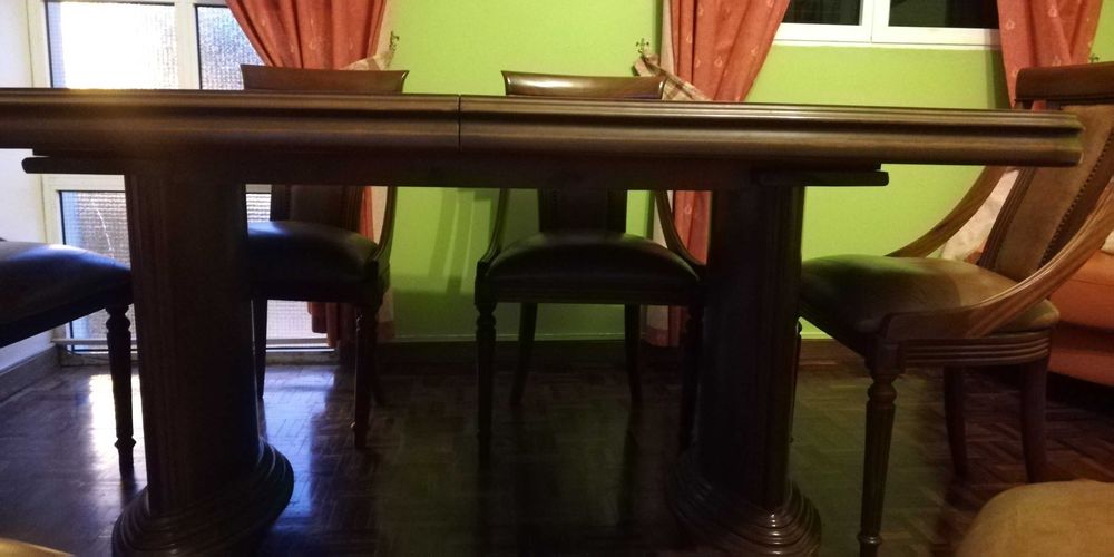 Mesa de jantar e 6 cadeiras( mogno)