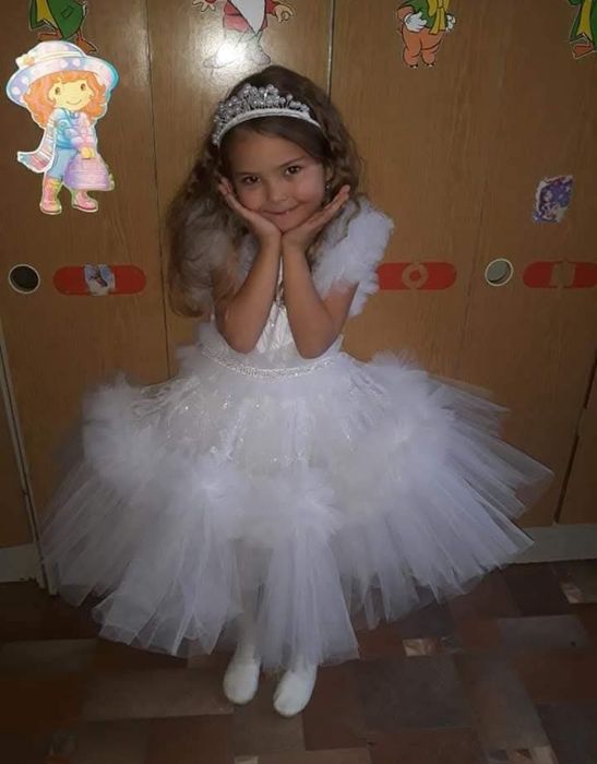 дитячі нарядні плаття,сукні на виступи