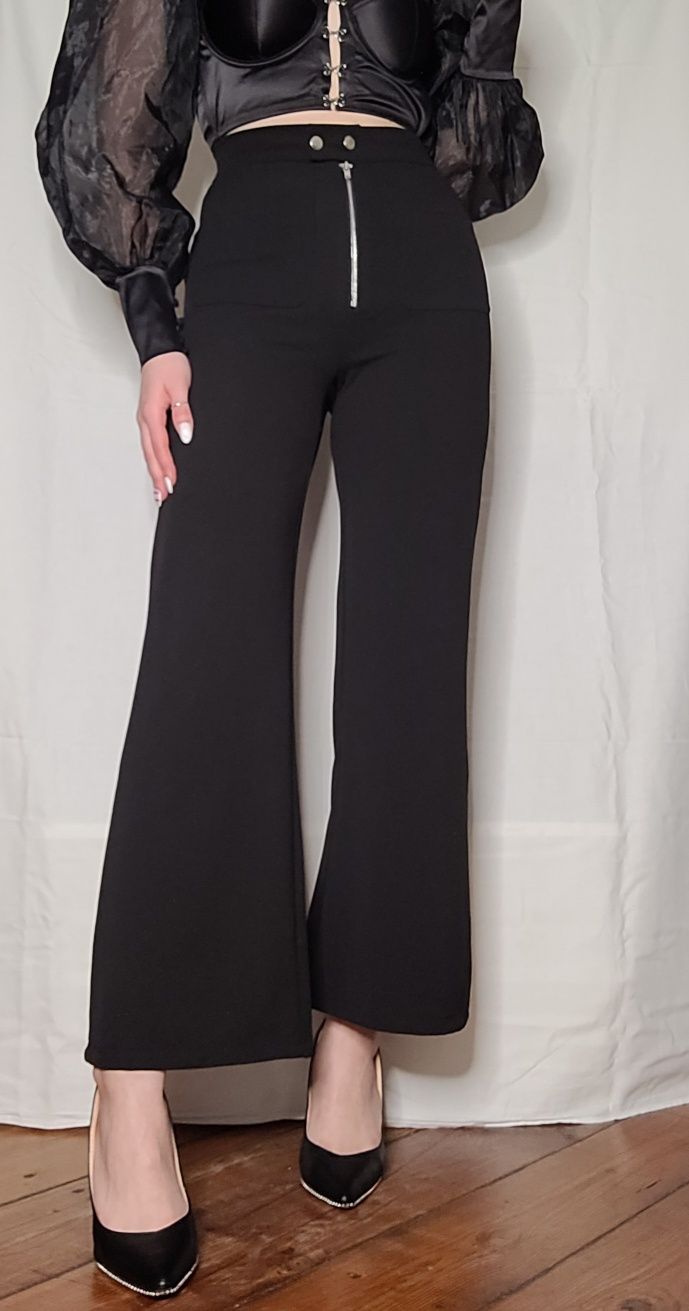 Czarne proste luzne szerokie spodnie z zamkiem i kieszeniami 34 XS