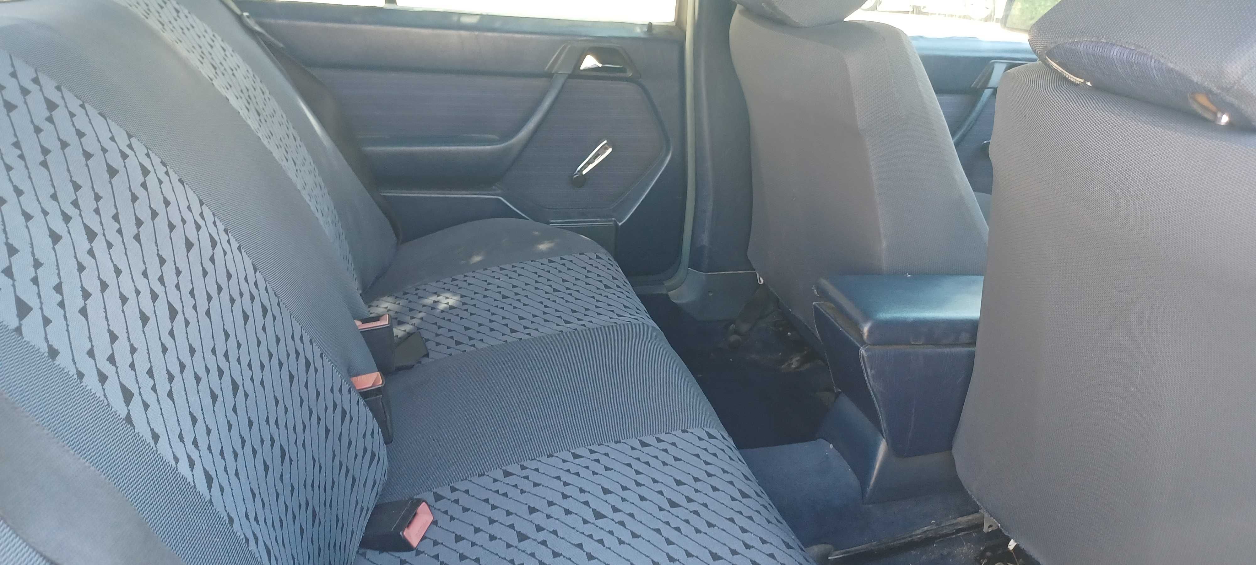Bom carro Mercedes 200 D