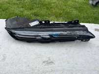 Фара передня права Bmw i7 g70 9879936
