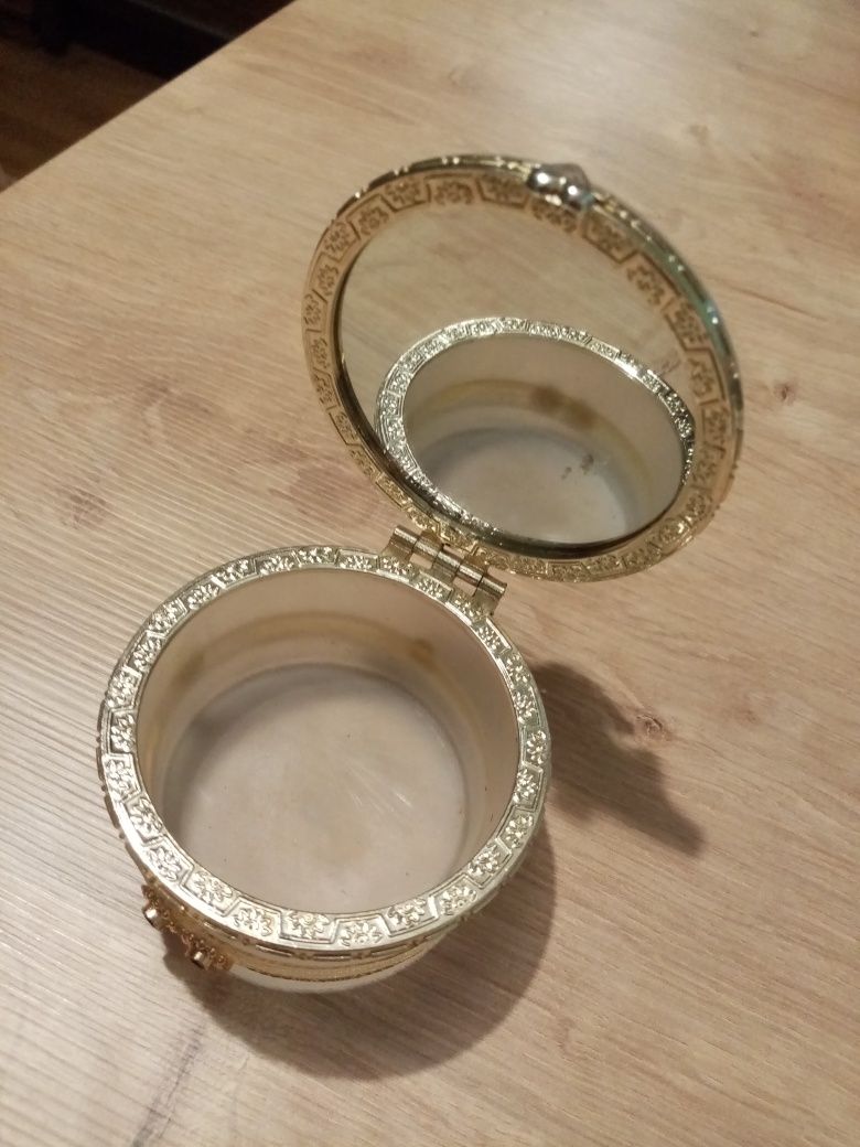 Szkatułka z lusterkiem pojemnik na biżuterię