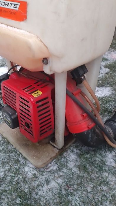 Бензиновий оприскувач Forte