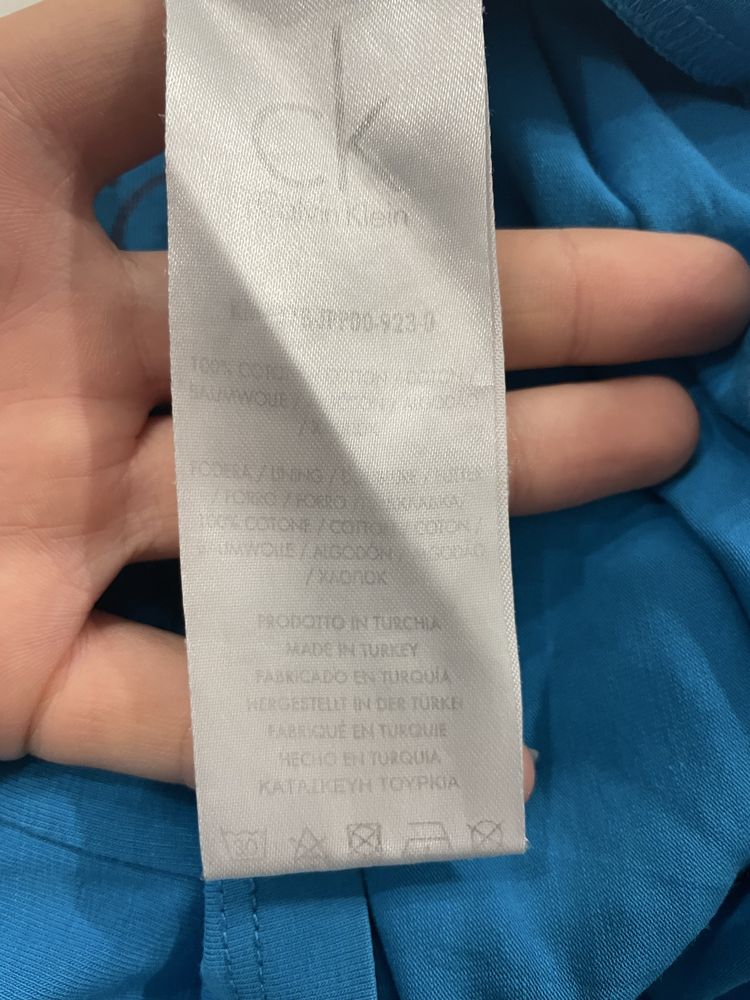 Niebieska męska koszulka marki Calvin Klein rozmiar S
