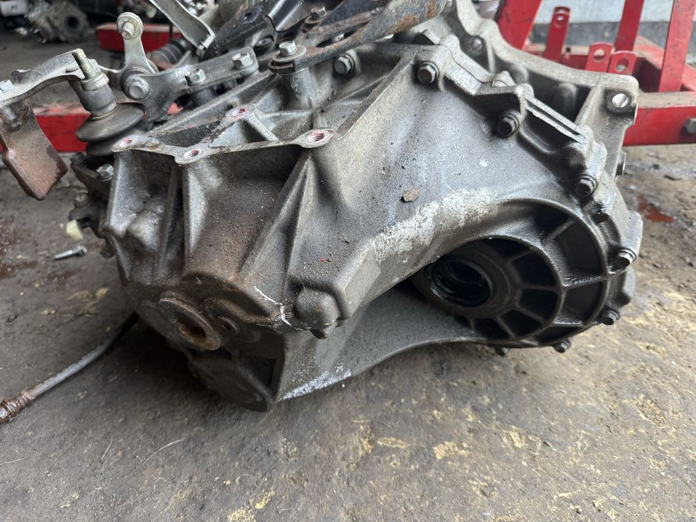 Коробка передач МКПП КПП Toyota Rav 4 2.2d 13-18 4WD Hyk8-f