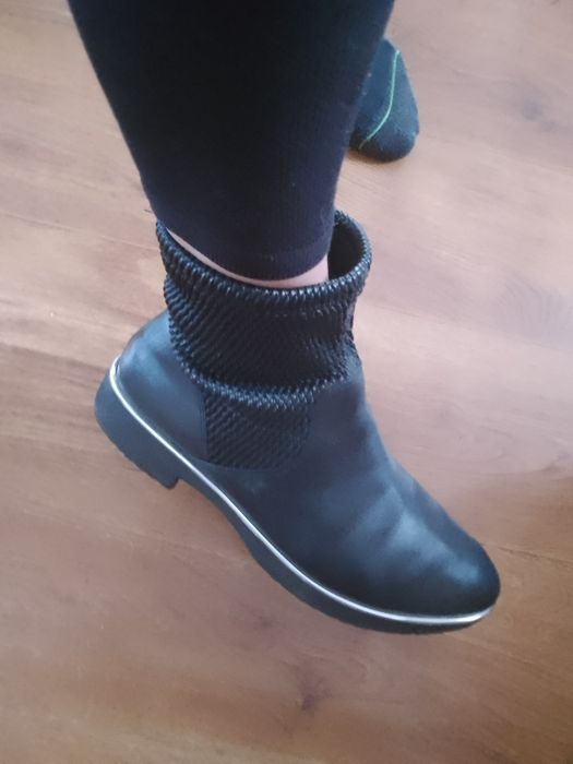 Продам весняні ботинки челсі
