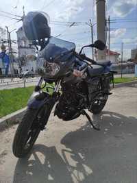 Мотоцикл bajaj pulsar 180 дорожник