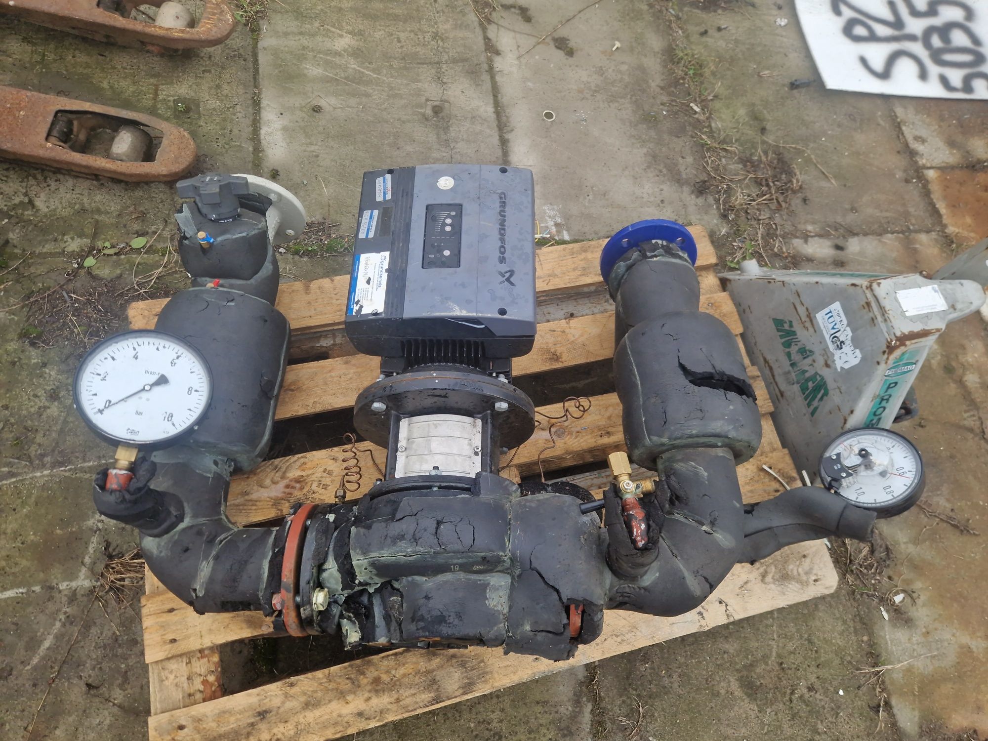 Pompa grundfos 5.5 kw z falownikiem 49m3 typ MGE132SC2-FF265-D1
