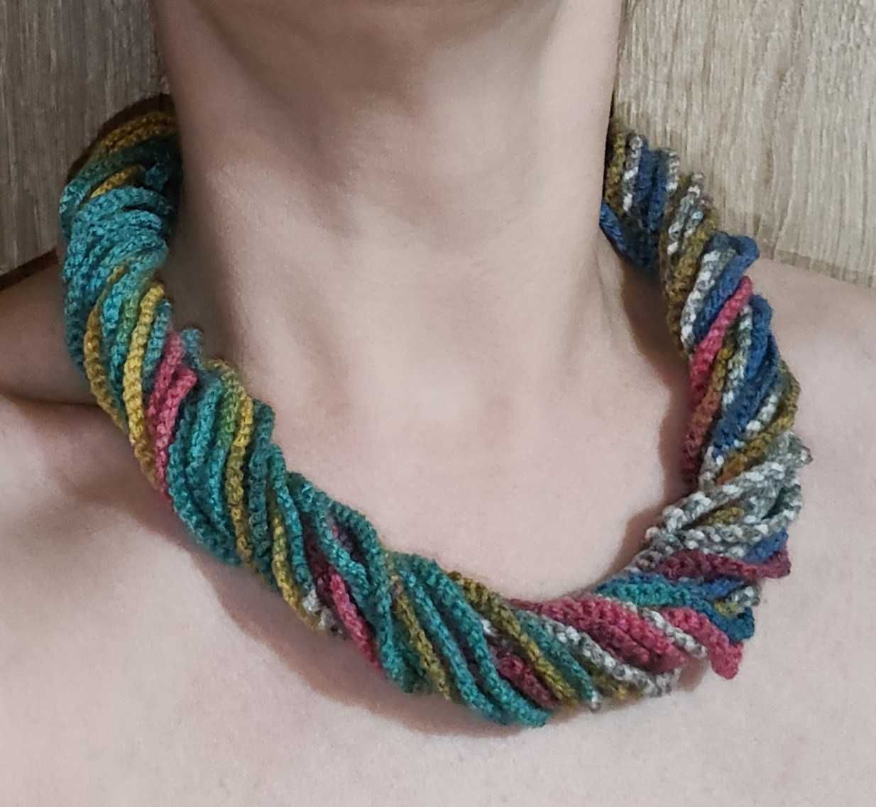 Naszyjnik włóczkowy kolorowy Handmade