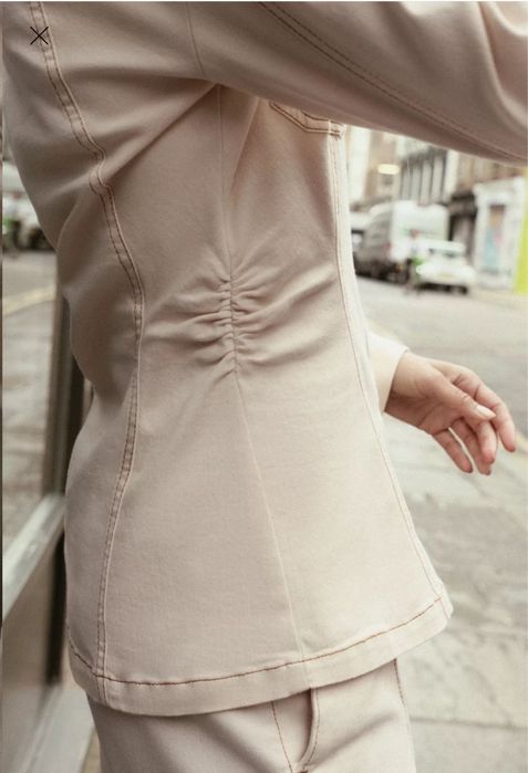 Джинсова сорочка приталена бвло кремова