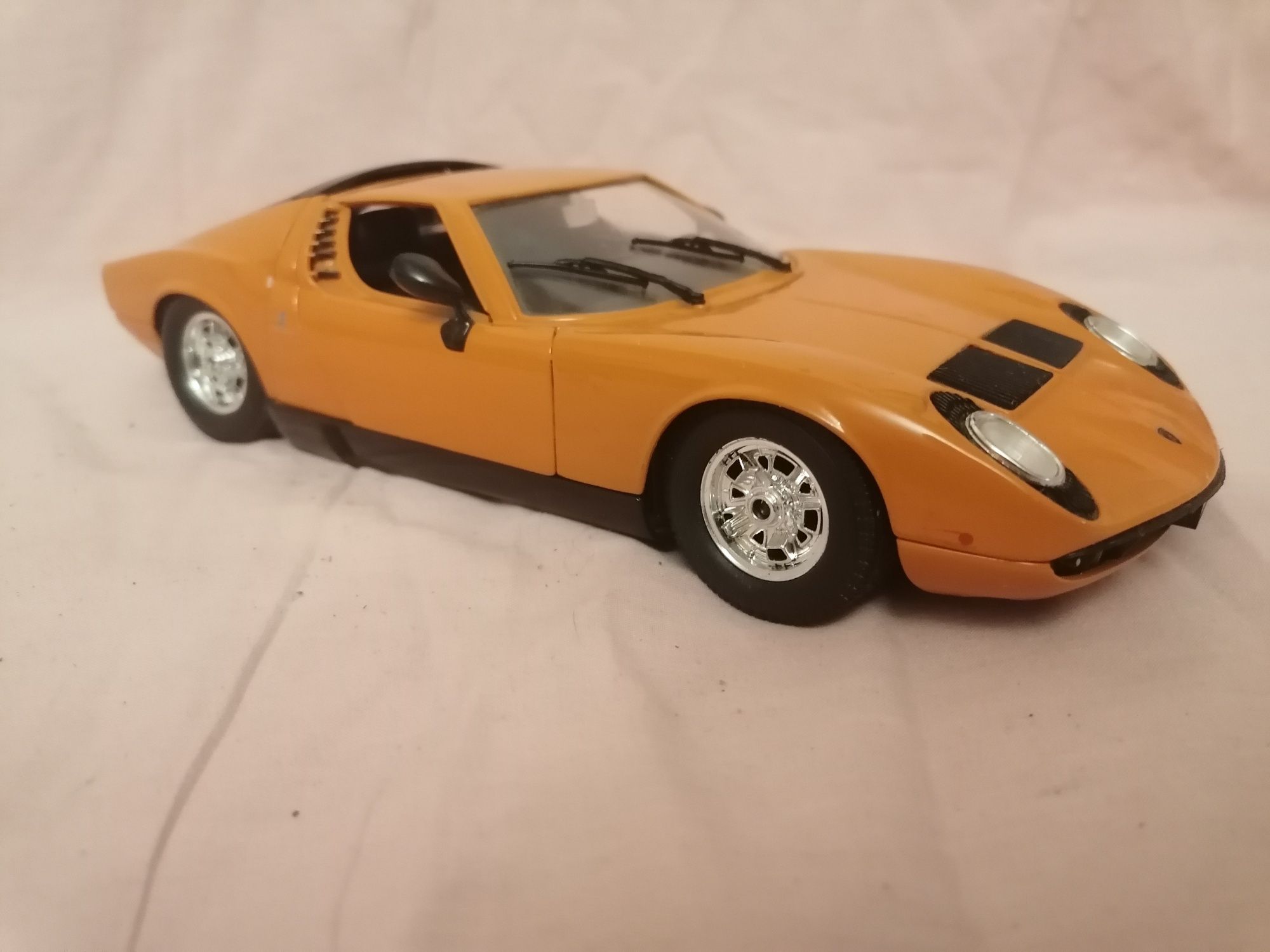 Lamborgini miura 1/18