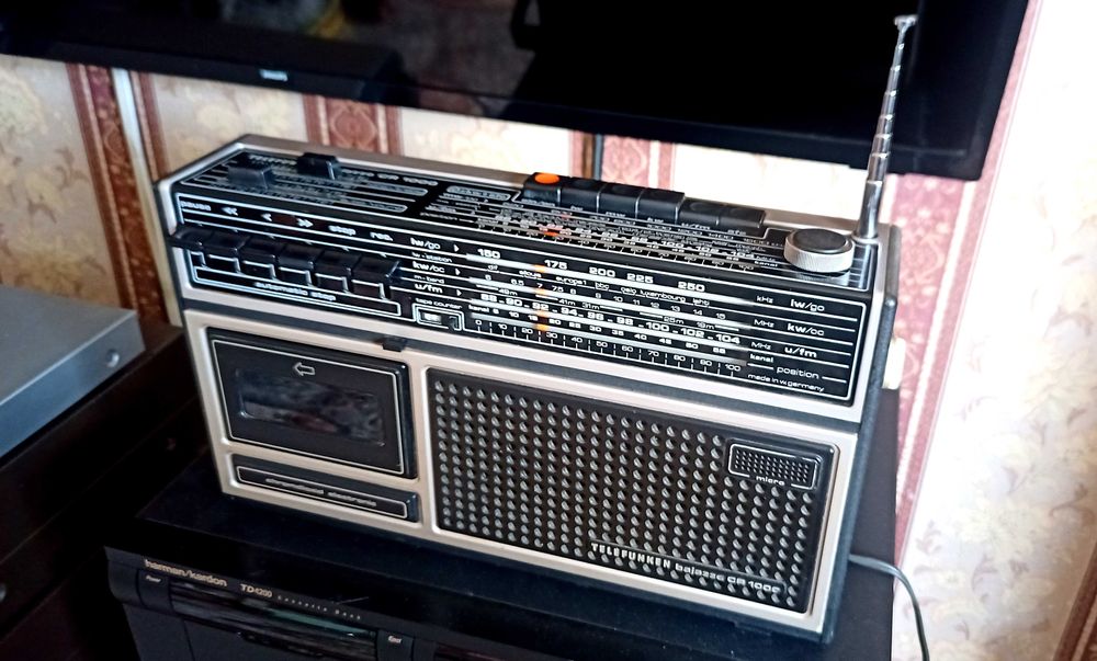 Вінтажна магнітола TELEFUNKEN BAJAZZO CR 1000