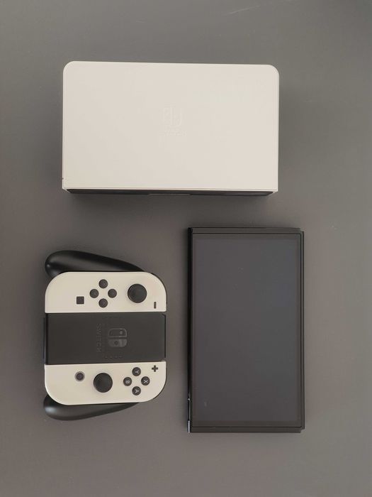 Nintendo Switch OLED + Travel Case