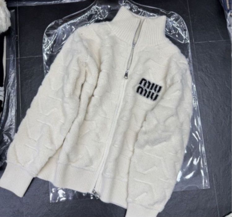 Кофта на замочке Miu Miu