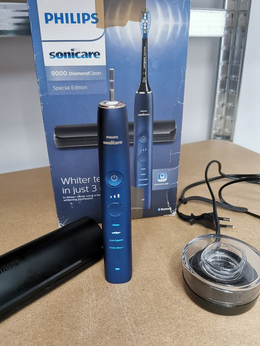 Szczoteczka elektryczna soniczna Philips DiamondClean HX991M Granatowa