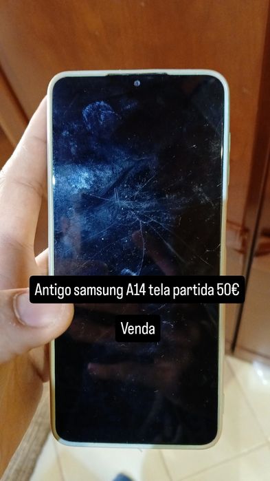 Samsung Galaxy A14 funcional — tela partida