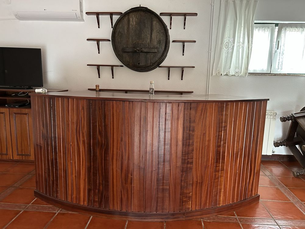 Bar para casa em muito bom estado