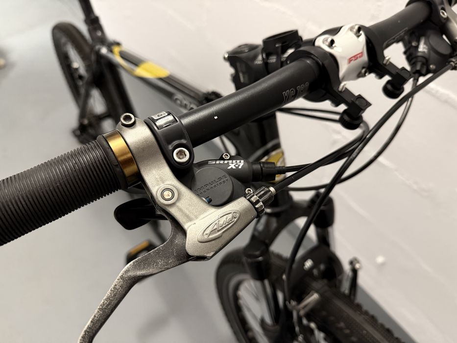 Giant MCM – karbonowa rama, napęd SRAM X7 3x9, rama 19,5”