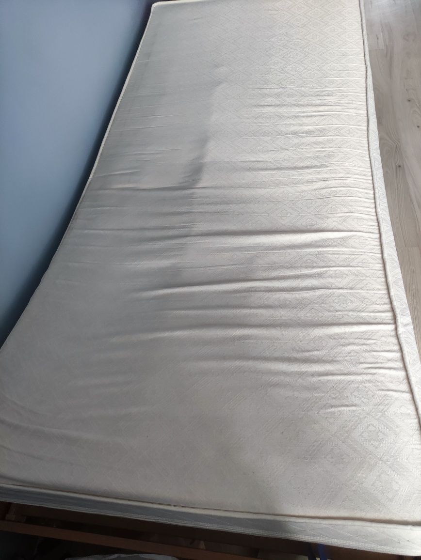 Sprzedam materac 90x200x16.Okazja.