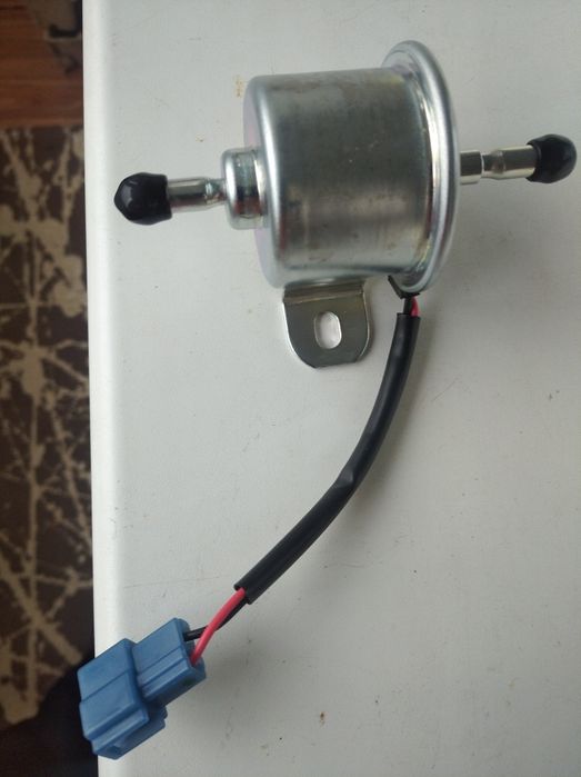 Продам насос топливный электрический 12 w