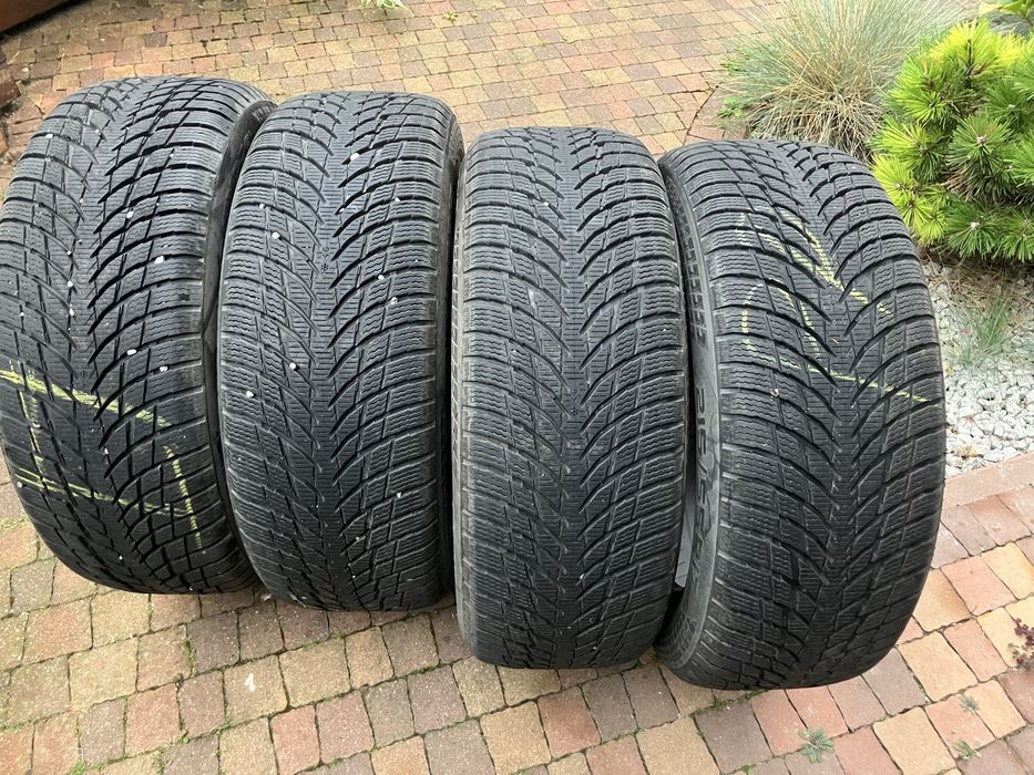 Opony zimowe Nokian WR Snowproof 215/55/17