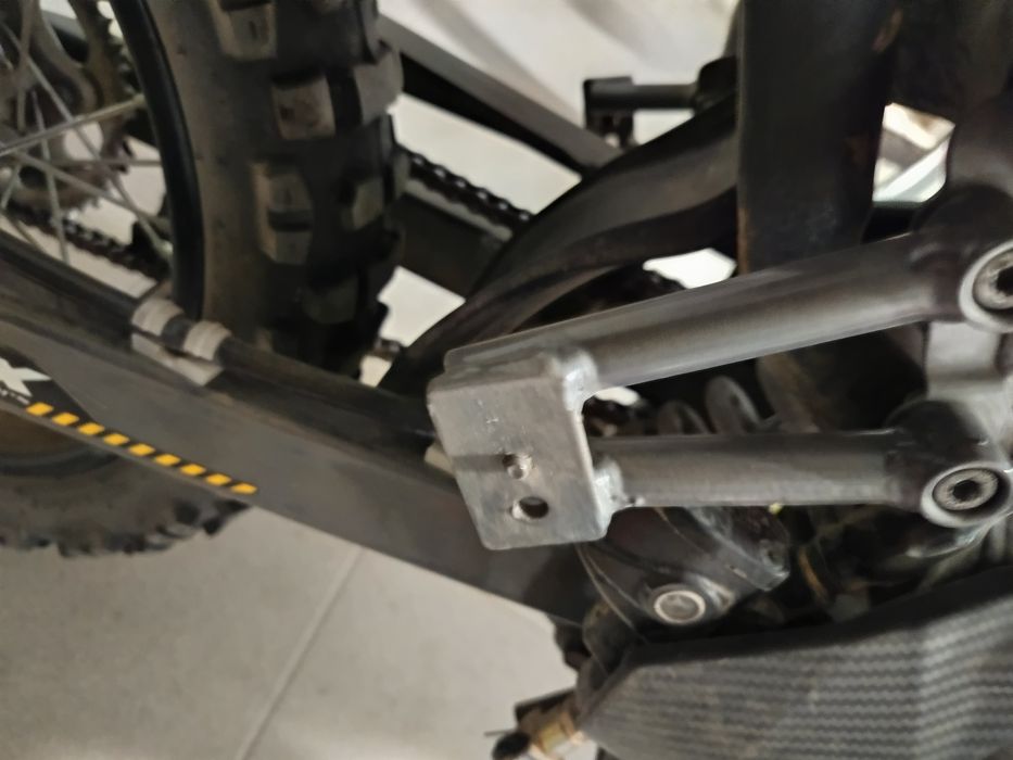 ASIX Defender 150 (2000km) z tego roku