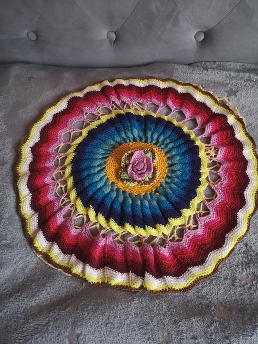 Poduszka ręczna, szydełkowa robota -PRL