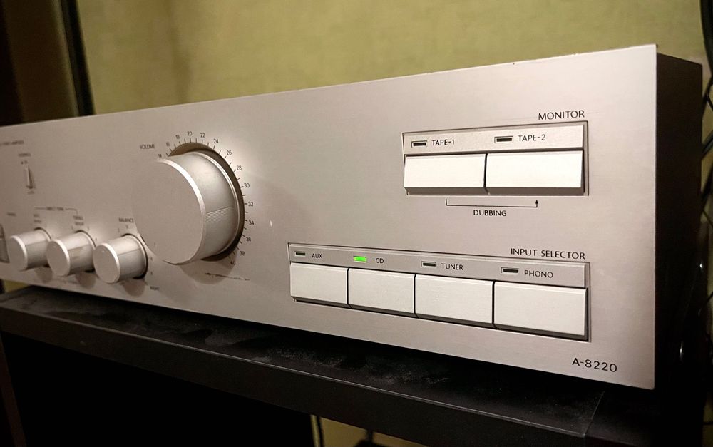 Wzmacniacz Onkyo a-8220