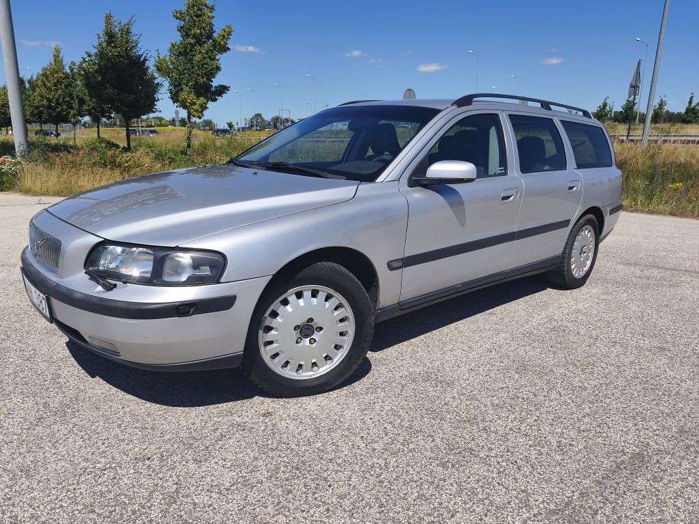 Volvo  V70 I 2.4