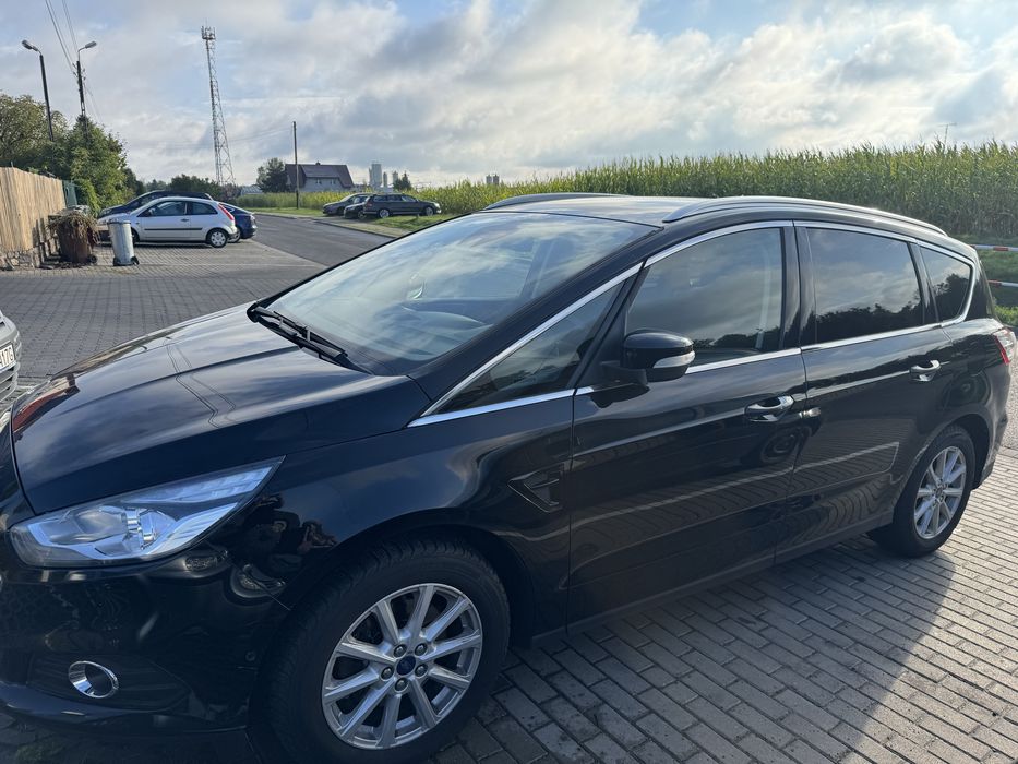 Sprzedam S-Max 2017r niski przebieg 95tys