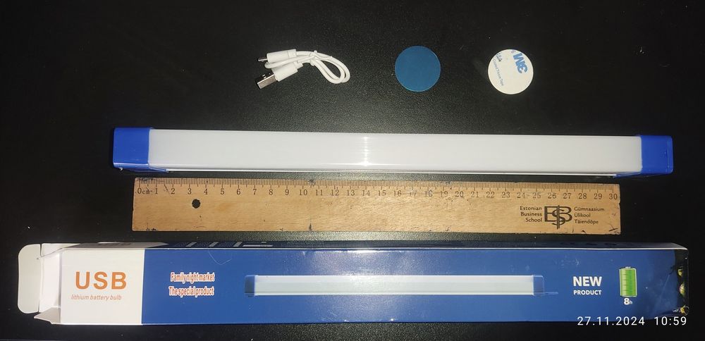 Лампа лэд на аккумуляторе в гараж