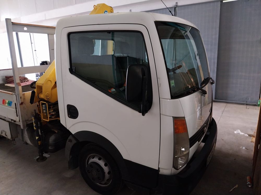 Boa Oportunidade! Nissan Cabstar 35.11 2010 Com Grua