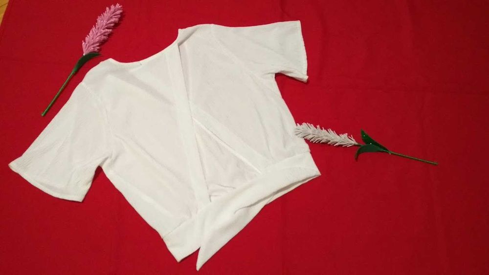 Блуза на зав"язці bershka