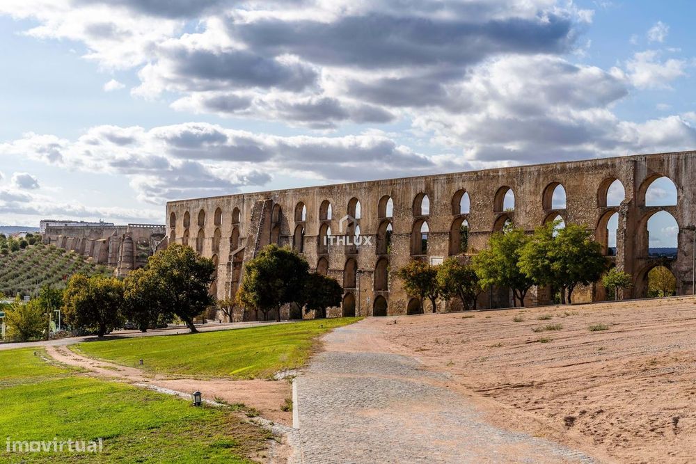 Prédio - Junto À Nacional 4- Elvas - Portugal