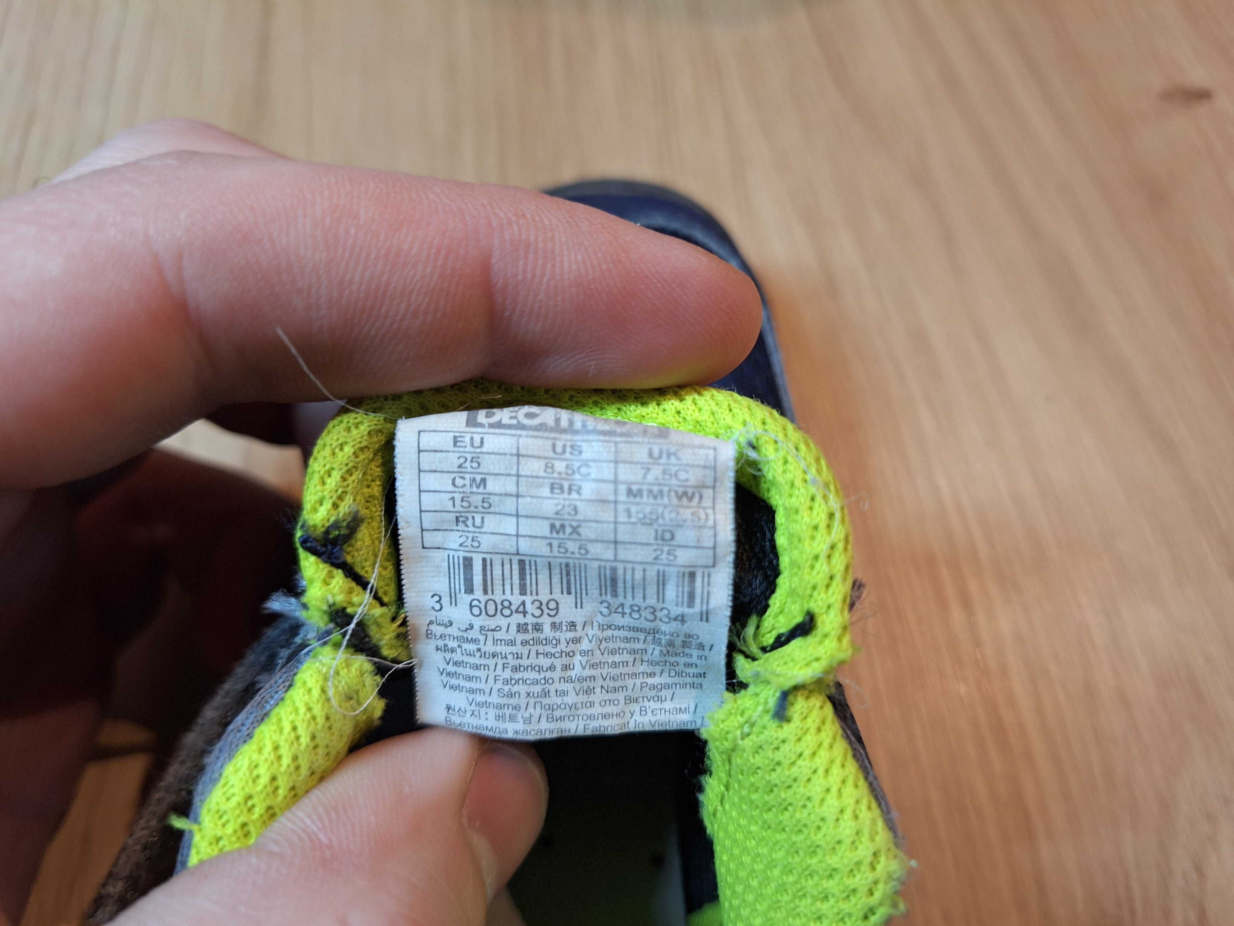 Buty dziecięce Quechua (Decathlon) rozm. 25
