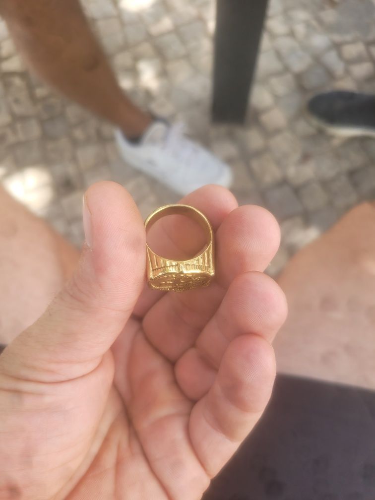 Anel Libra de prata banhada em ouro de 19k