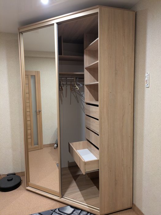 Шкаф-купе угловой 2.4х1.2х1.3